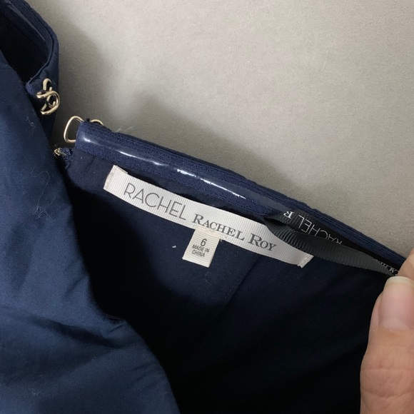 Dress - Picture 5 of 11